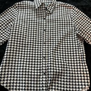 Ralph Lauren Women’s No Iron Button Down - Excellent Condition - Size Large